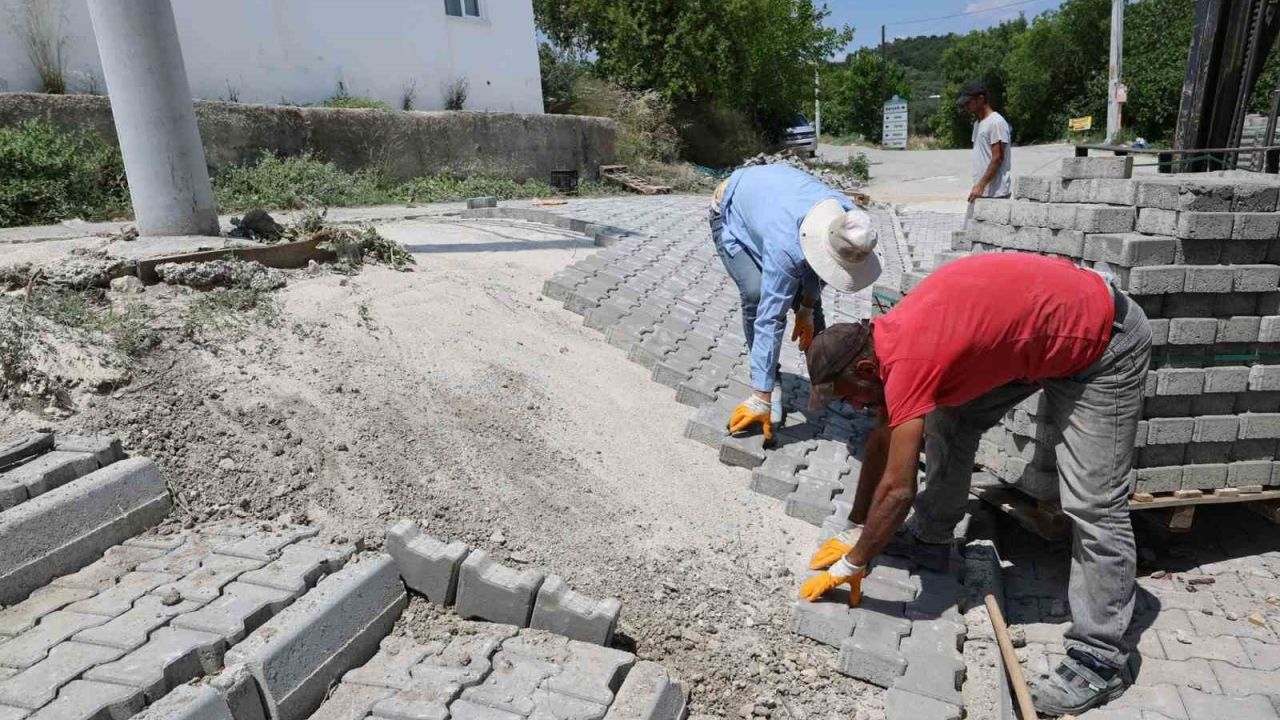 Şehzadeler’de 20 bin metrekare kilit parke taşı döşenecek