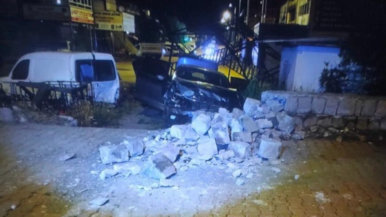 Seyir halindeki otomobile açılan ateşte başından vurulan kadın hayatını kaybetti
