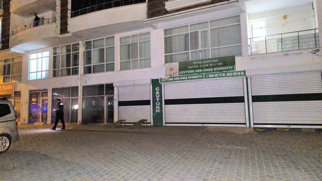 Siirt’te silahlı kavga: Baba ve oğlu yaralandı