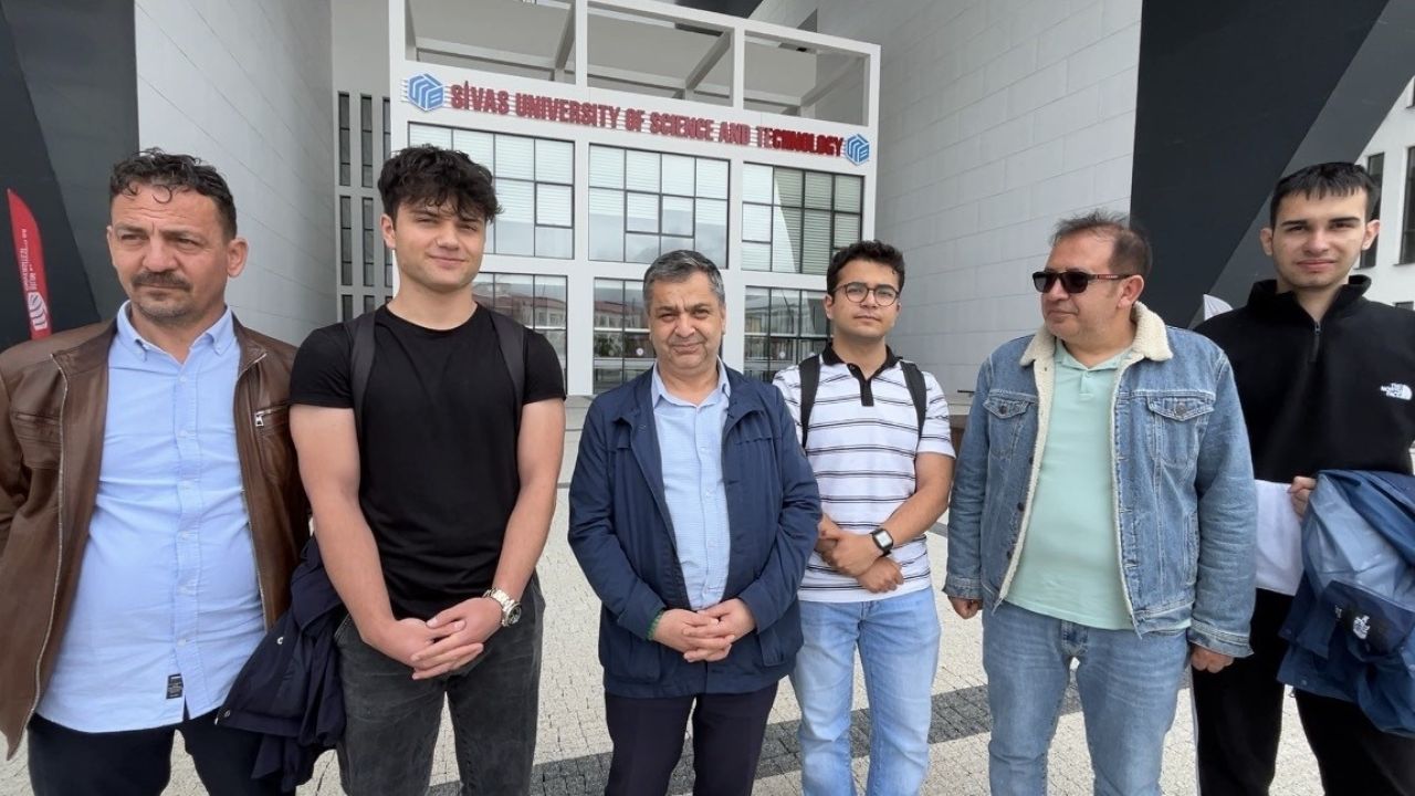 Sivas’ta üniversite adayları sınav heyecanını prova ile attılar