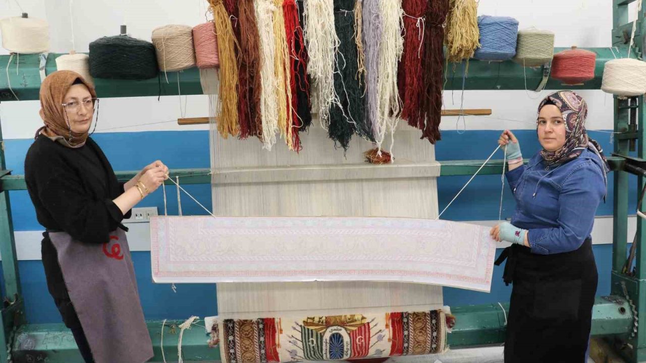 Sivas’tan TBMM’ye taşınmıştı, 103 yıllık tarihi miras, ilmek ilmek dokunarak tekrar hayat buluyor