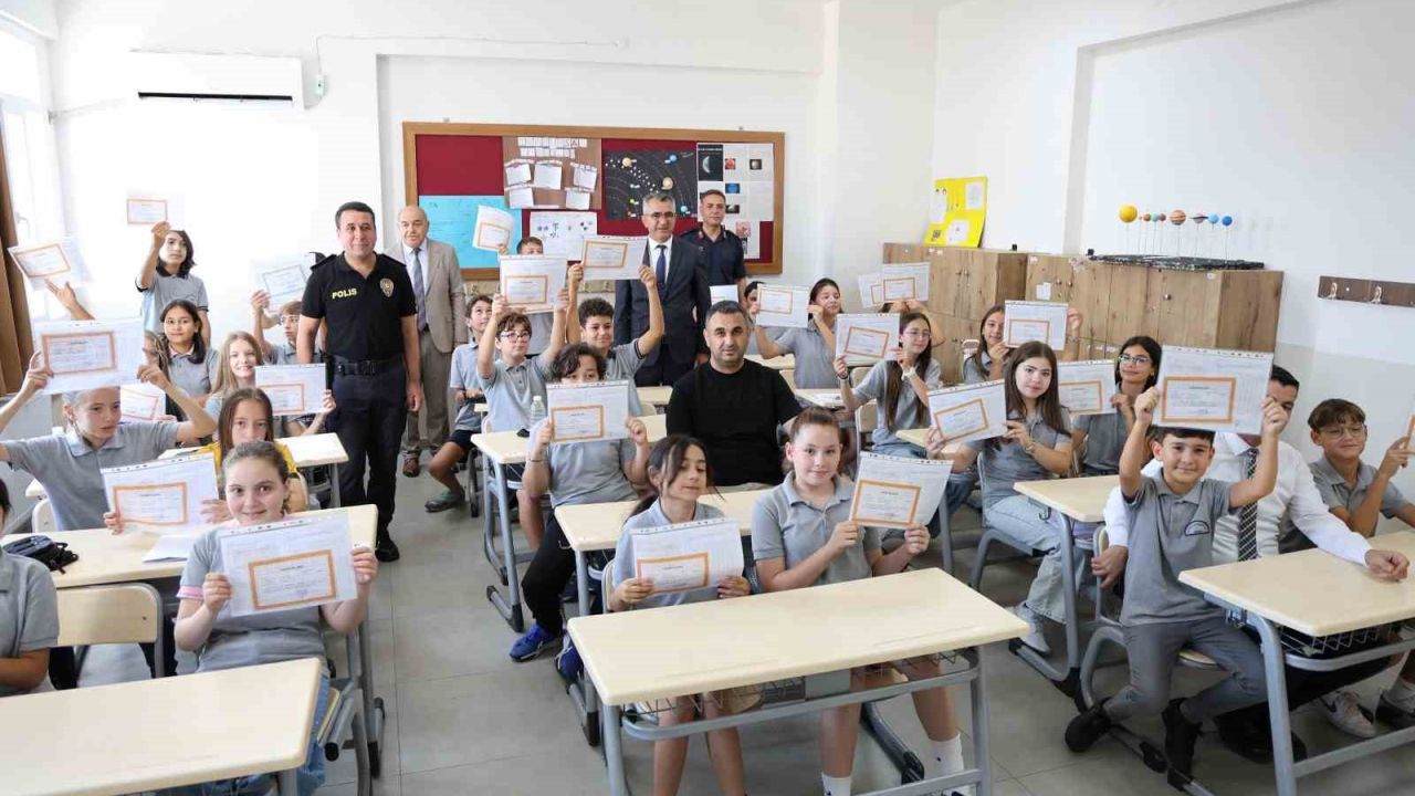 Söke’de 21 bin 537 öğrenci karne sevinci yaşadı