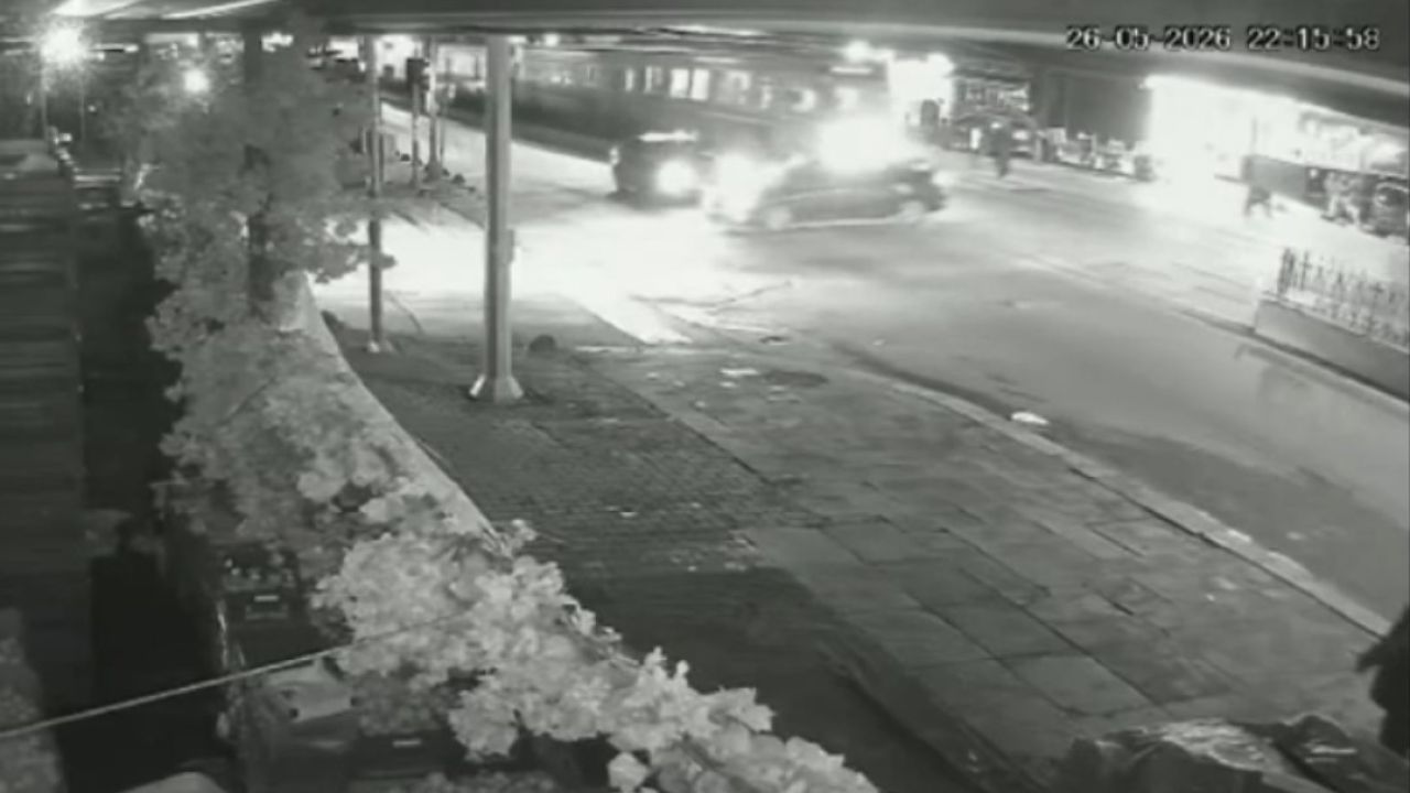 Sultangazi’de iki ayrı trafik kazasında 3 kişi yaralandı