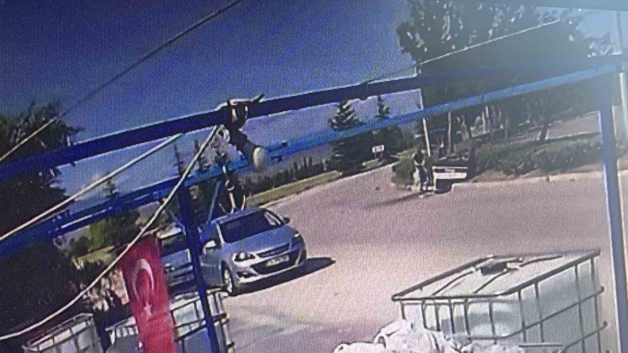 Takla atan Tofaş refüje devrildi: 2 yaralı