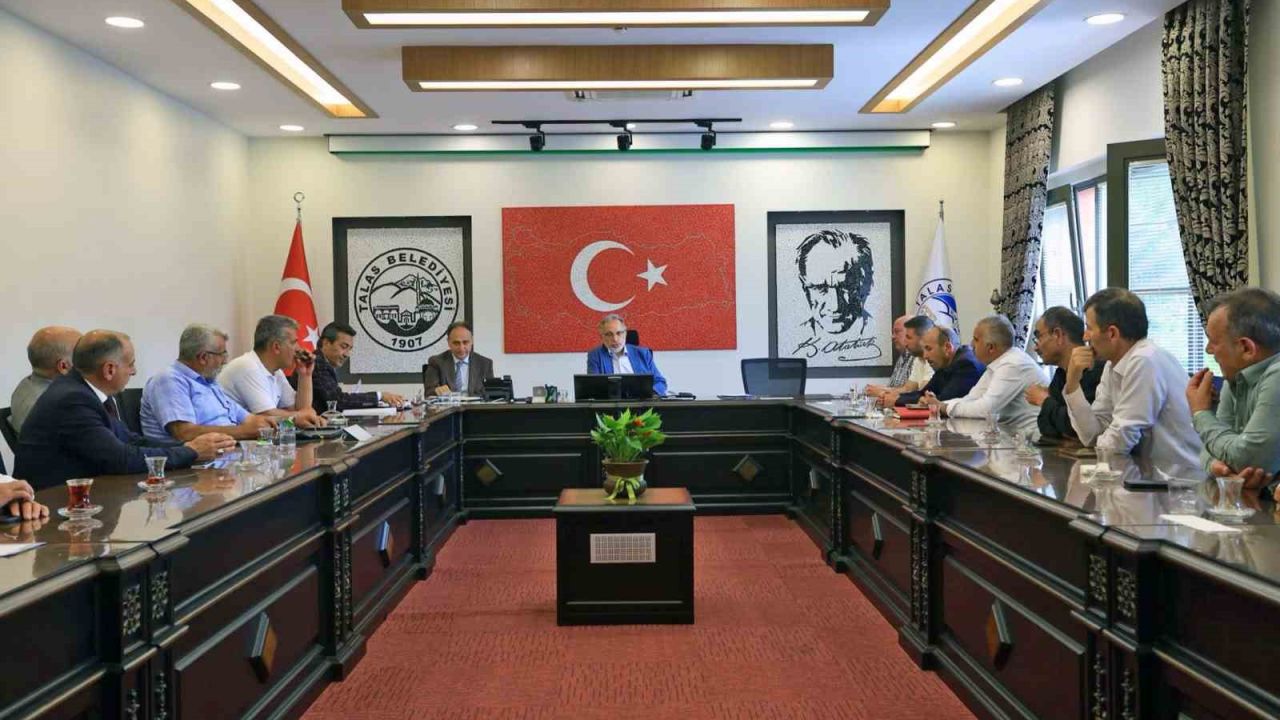 Talas’ta muhtarlarla hizmet zirvesi