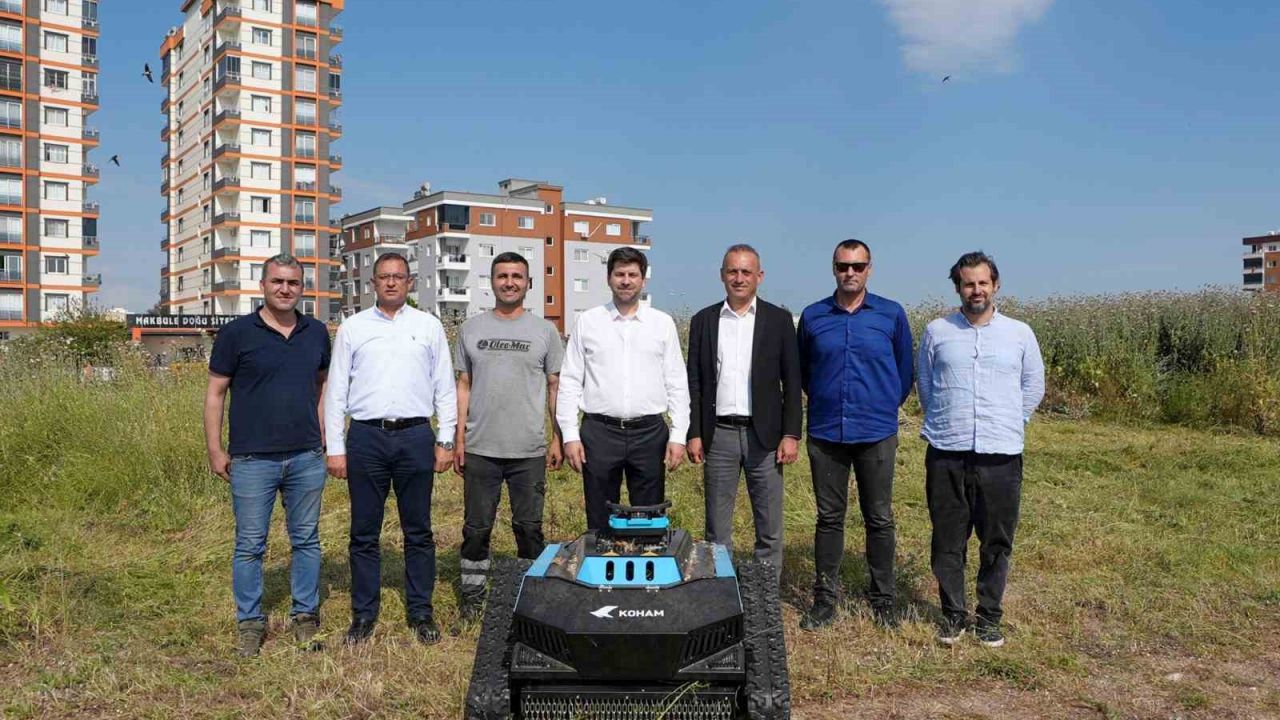 Tarsus’ta Park ve Bahçeler Müdürlüğüne yeni nesil biçme makinesi