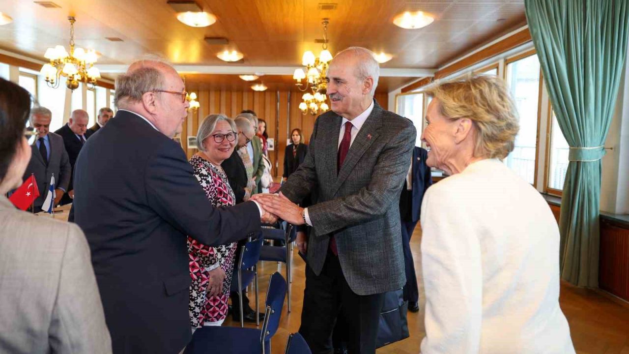 TBMM Başkanı Kurtulmuş, Finlandiya İslam Cemaatini ziyaret etti