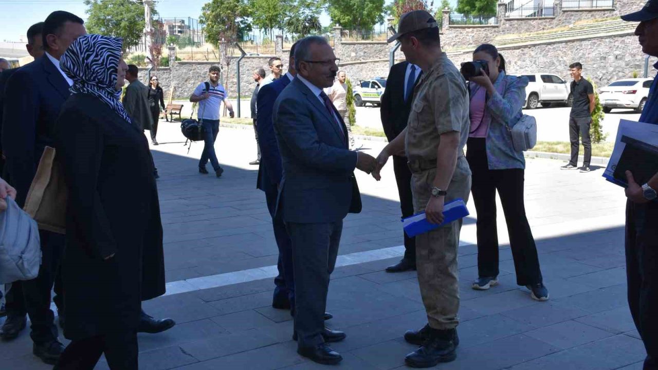 TBMM Okul Saldırılarını Araştırma Komisyonu Siverek’te incelemelerde bulundu