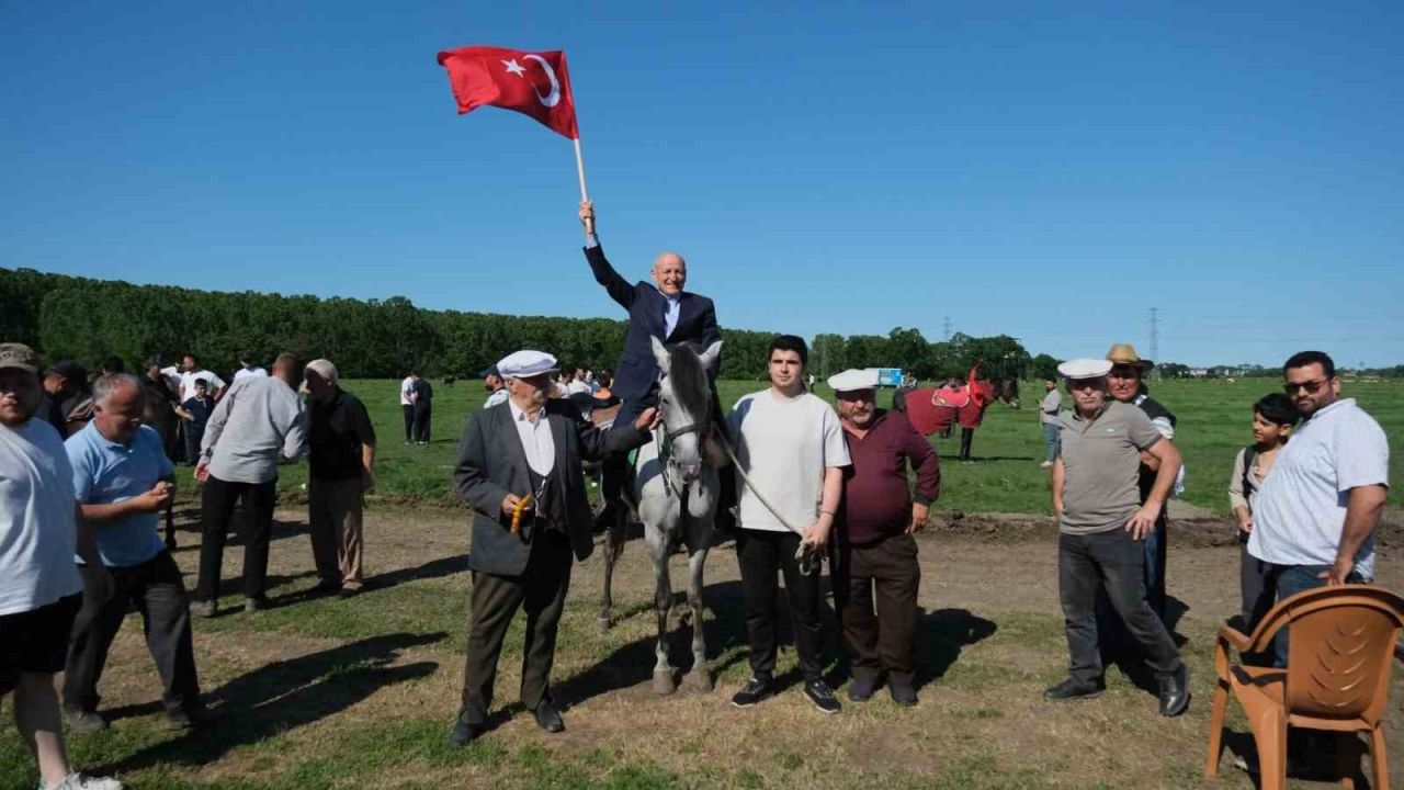 Terme’de 26. Geleneksel Rahvan At Yarışları nefes kesti