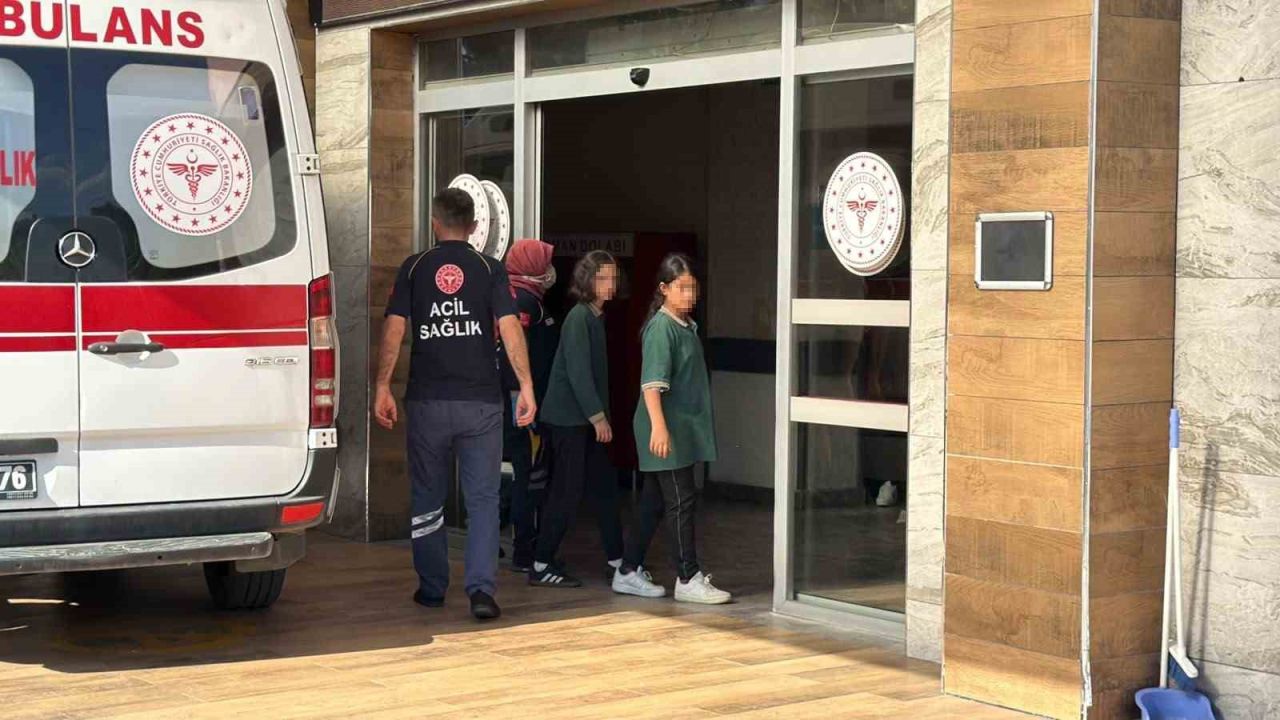 Trabzon’da 12 ortaokul öğrencisi zehirlenme şüphesiyle hastaneye kaldırıldı