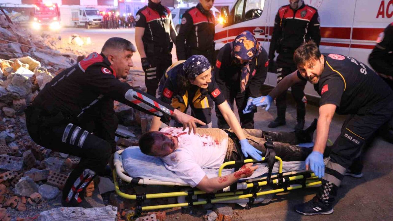 Trabzon’da deprem tatbikatı gerçeğini aratmadı