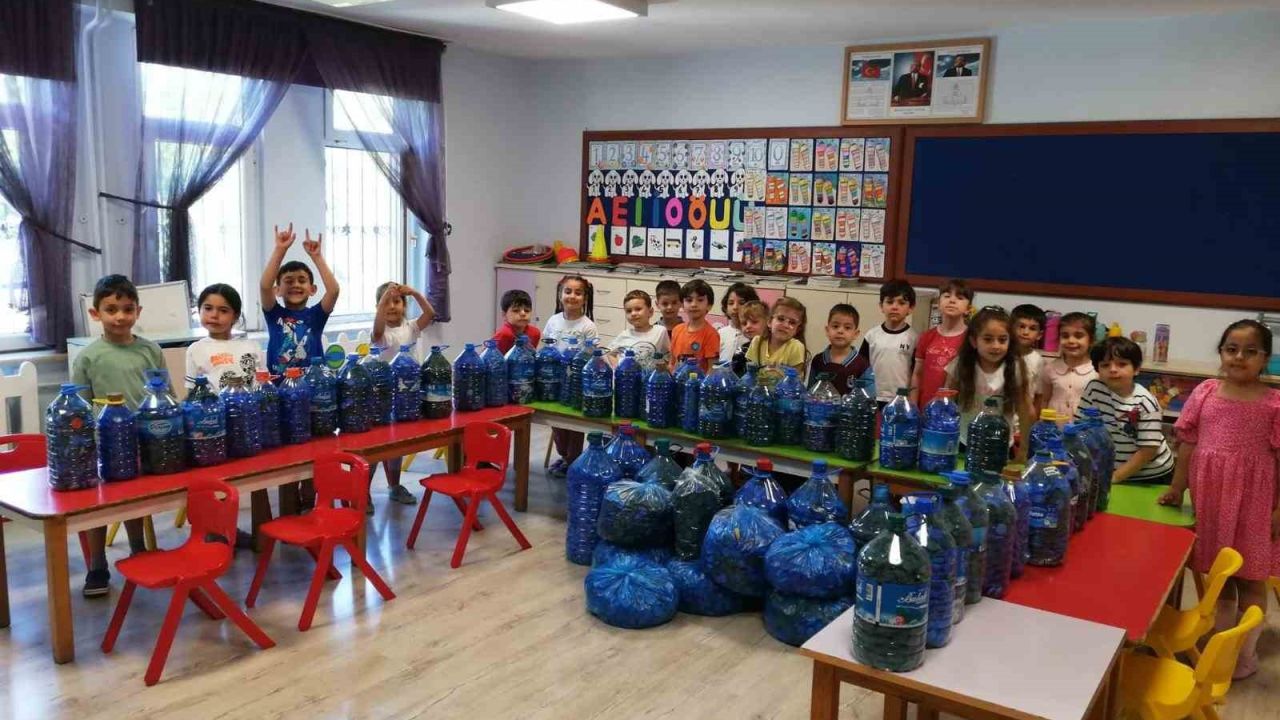 Trabzon’da ’Kapaklar Çoğalsın Engeller Azalsın Projesi’ne miniklerden destek