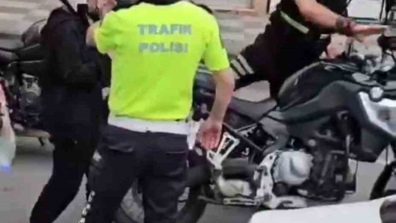 Trabzon’da YKS’ye yetişemeyen adayların yardımına polis ekipleri koştu