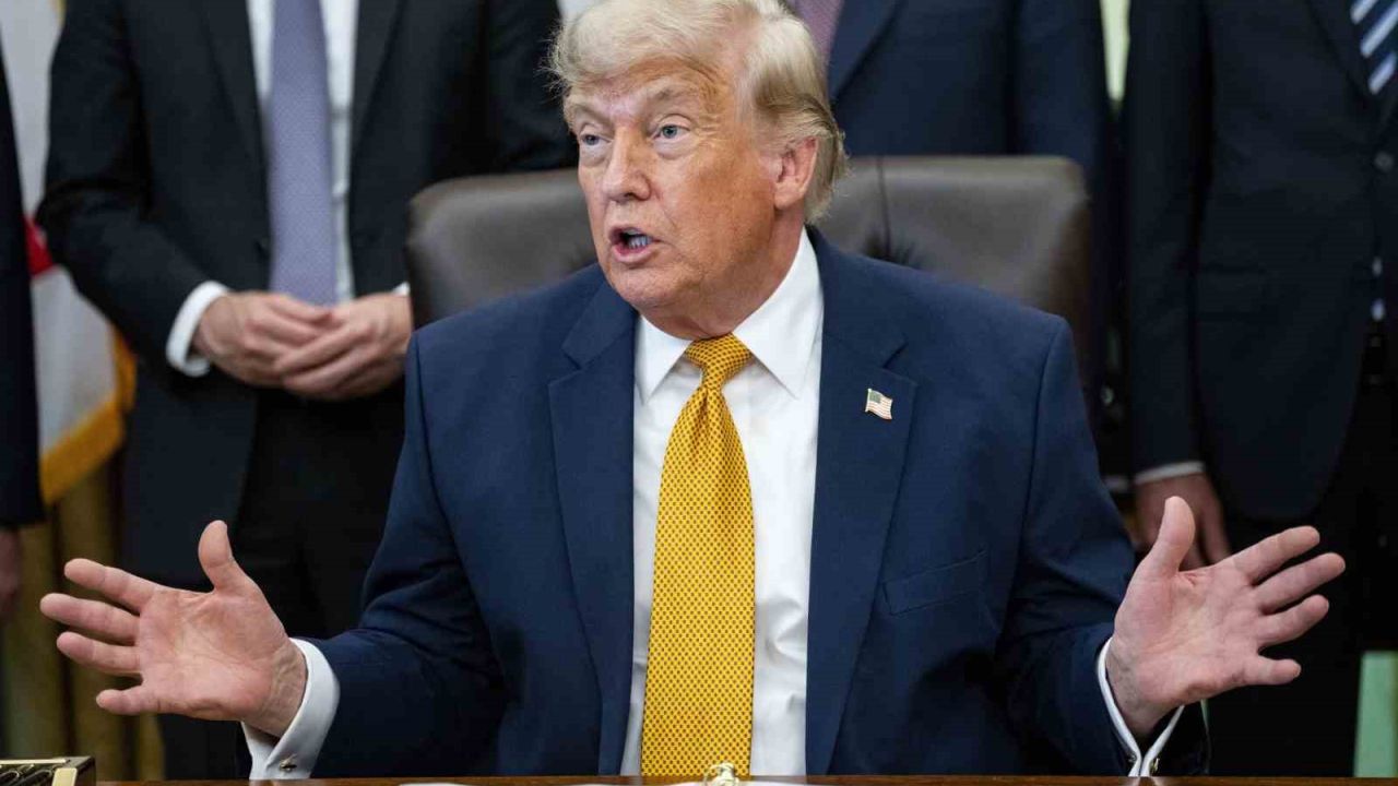 Trump: "İran, yalan haberlerin aksine Hürmüz Boğazı’ndan geçen gemilerden hiçbir geçiş ücreti almadığını ABD’ye bildirdi"