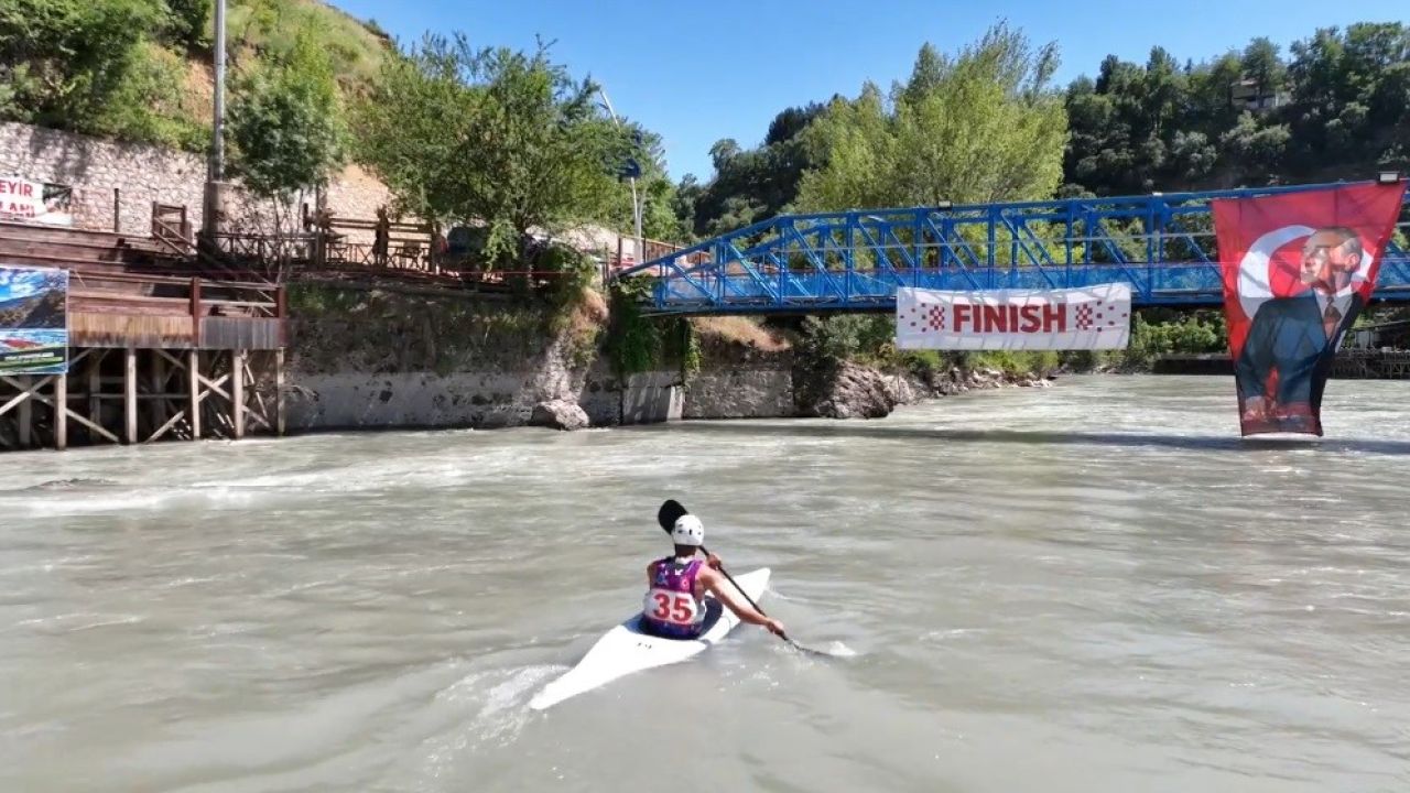 Tunceli’de kano yarışları başladı