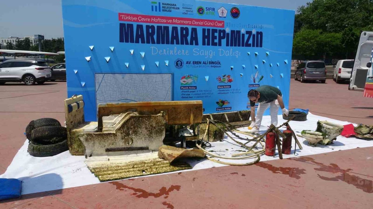 Tuzla’da deniz dibi temizliği: Batık teknelerin kalıntıları çıkarıldı