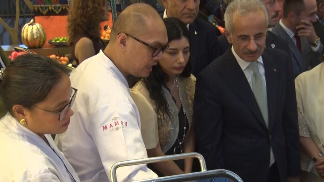 Ulaştırma ve Altyapı Bakanı Uraloğlu, Filipinler Cumhuriyeti’nin Milli Günü kutlamasına katıldı