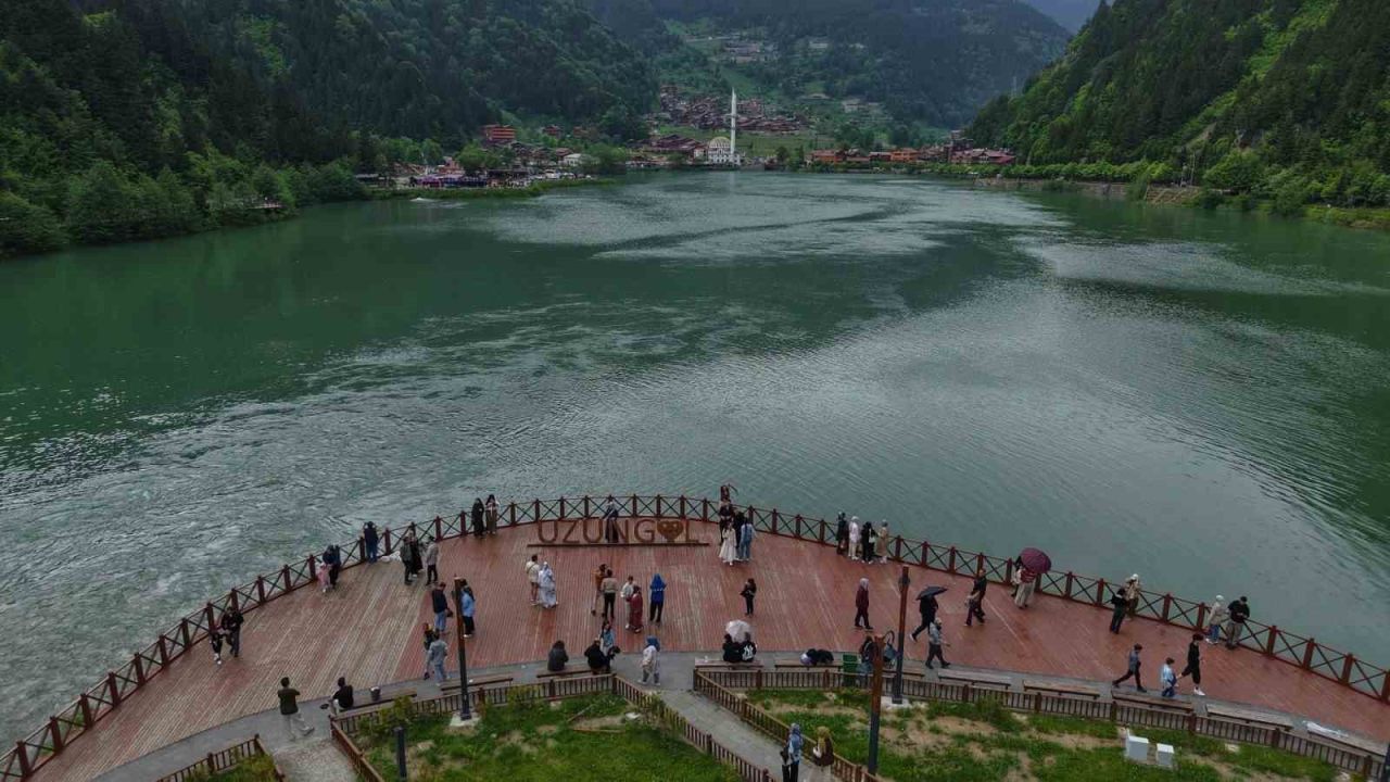 Uzungöl’de sezon hareketlendi, oteller dolmaya başladı
