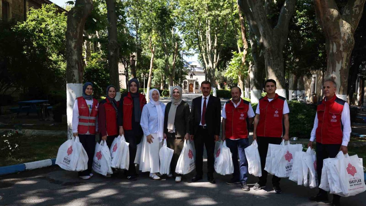 Vakıflar 1. Bölge Müdürlüğü’nden Darülaceze’ye Babalar Günü ziyareti