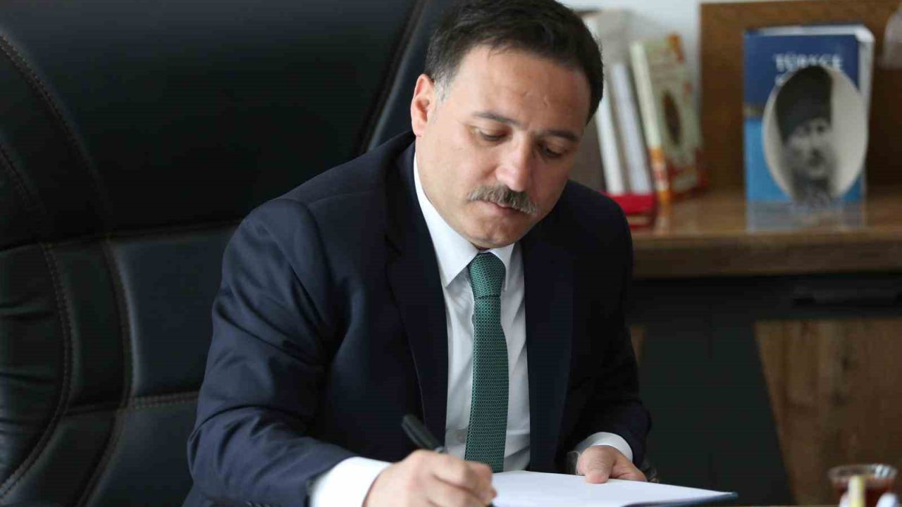 Vali Çiçek’ten Babalar Günü mesajı