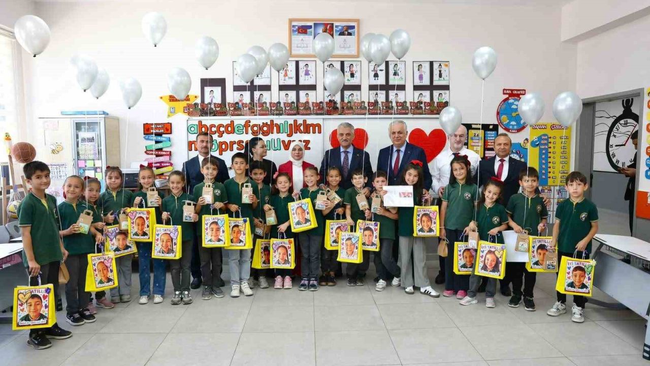 Vali Makas, İrfan Öztürk İlkokulu’nda karne sevincine ortak oldu