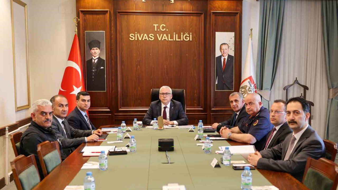 Vali Şimşek: "Vatandaşlarımızın huzuru ve güvenliği için ahada olmaya devam edeceğiz"