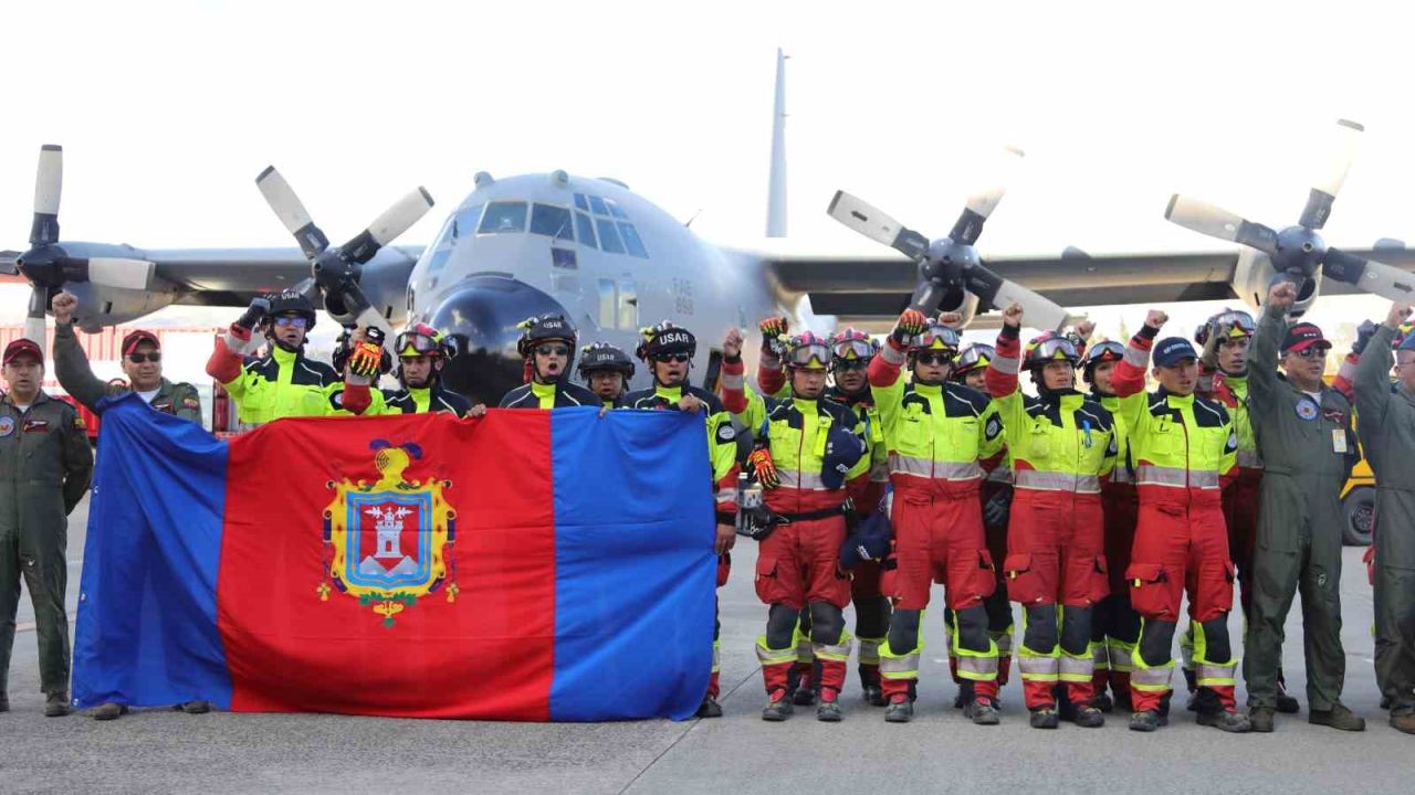 Venezuela’ya yardım yağıyor