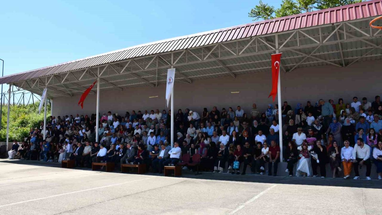 Vezirköprü MYO’da mezuniyet coşkusu