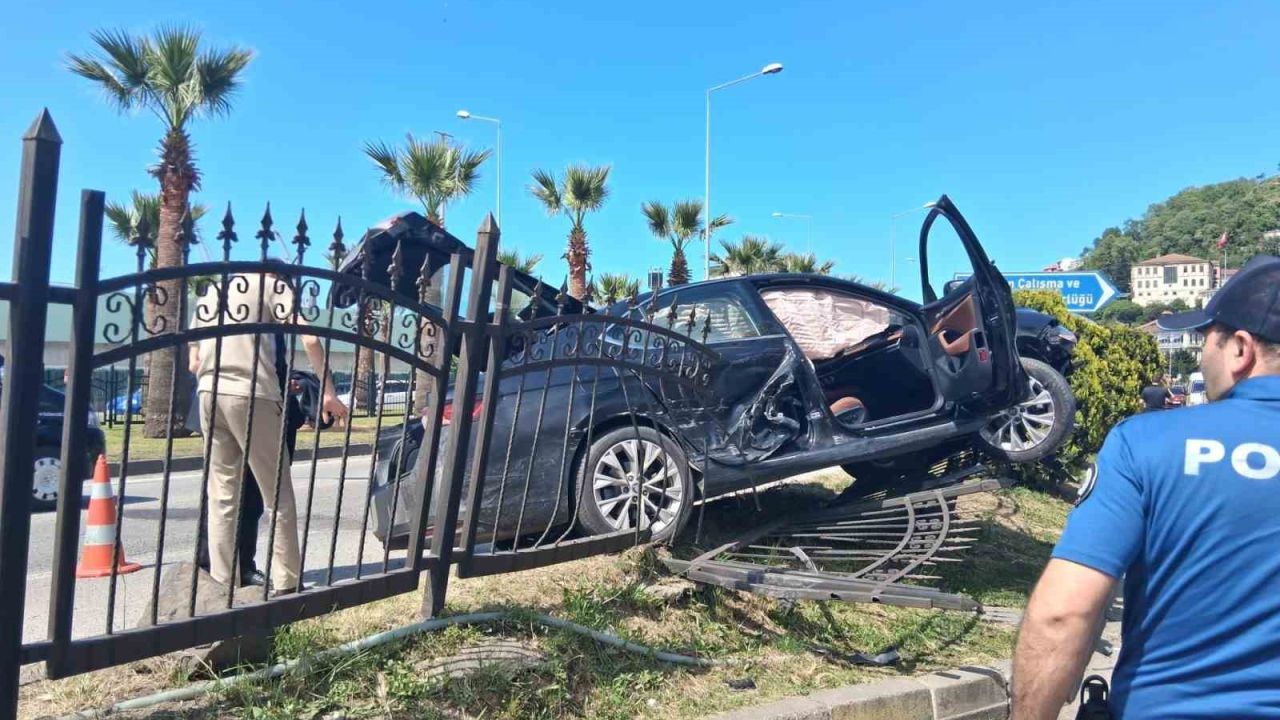Yeniden Refah Partisi Genel Başkan Yardımcısı Gezgin’in içinde bulunduğu makam aracı kaza yaptı: 3 yaralı