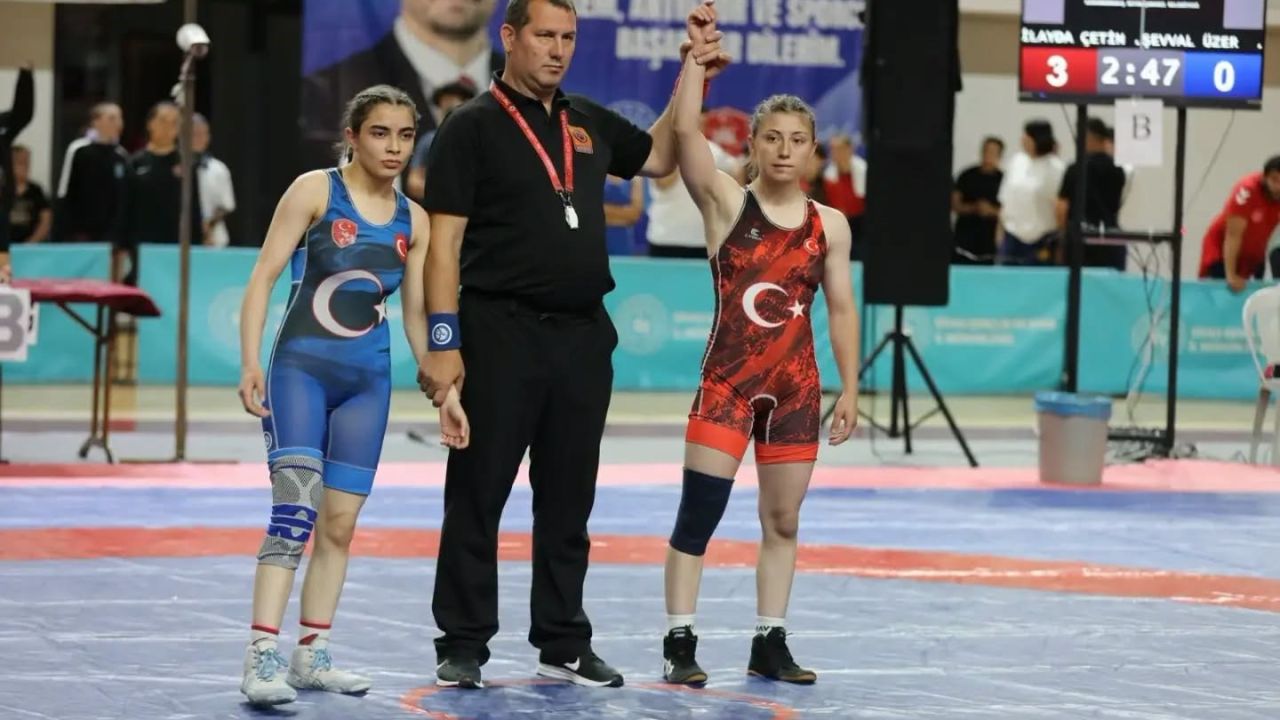 Yıldızlar Güreş Türkiye Şampiyonu, Sivas’ta devam ediyor