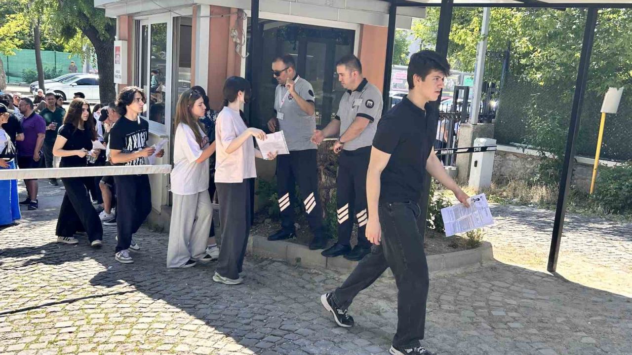 YKS’nin son oturumu olan YDT başladı