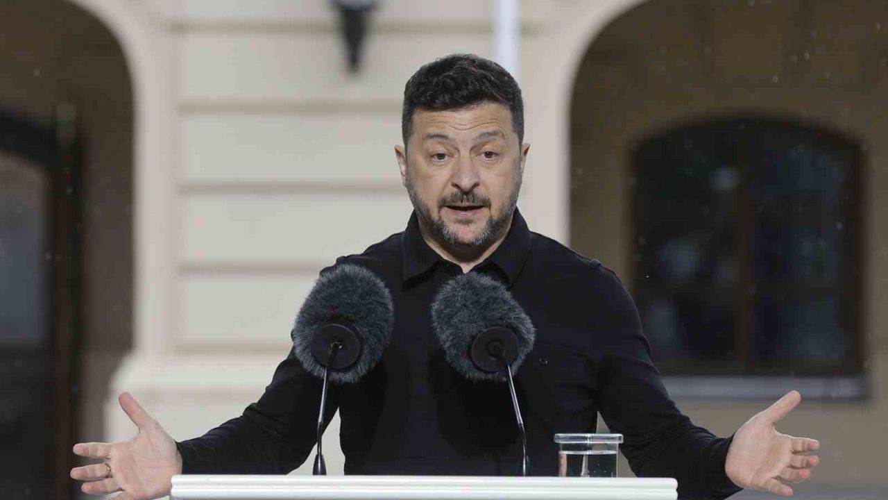 Zelenskiy’den Putin’e görüşme çağrısı: "Ukrayna, savaşın ikili bir formatta bitirilmesini teklif ediyor"