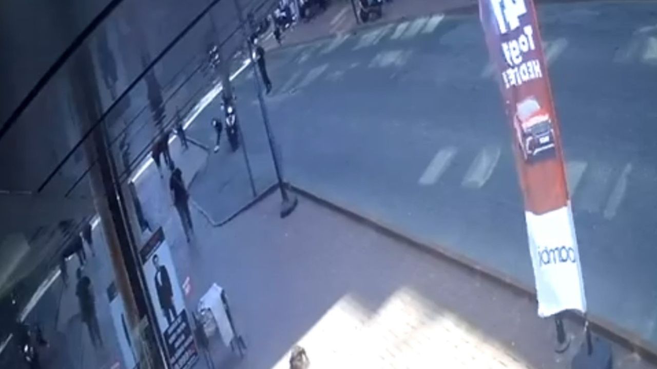 Zonguldak’ta 10 yaşındaki çocuğa motosikletin çarpma anı kamerada