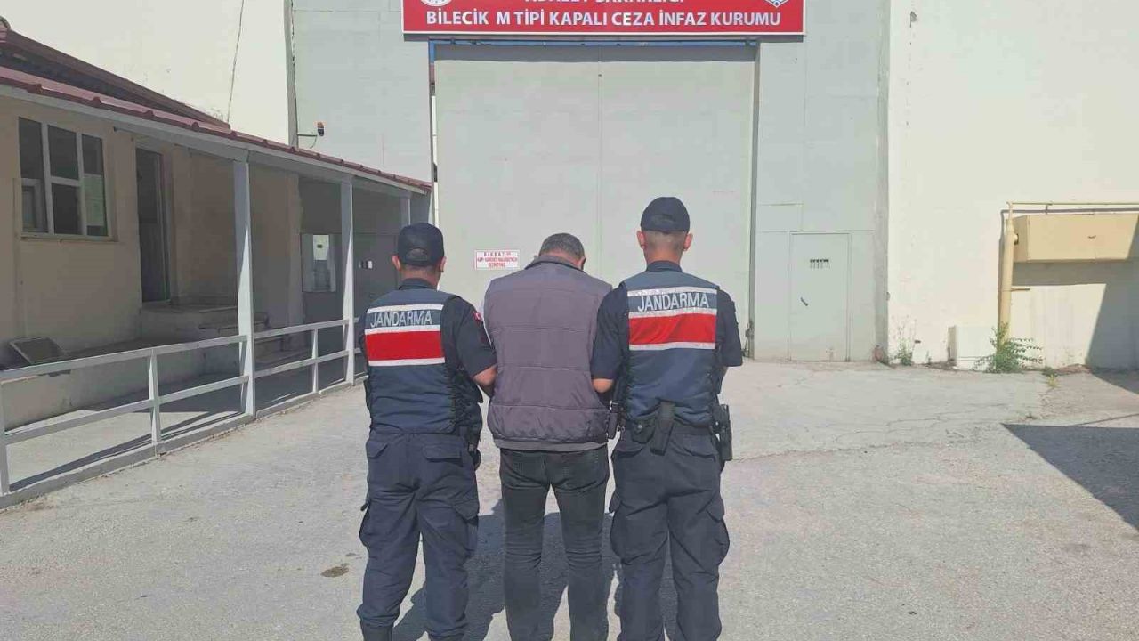 3 yıl 1 ay 15 gün hapis cezasıyla aranan şahıs jandarmadan kaçamadı