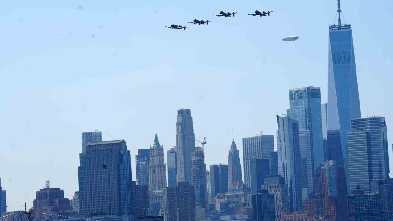 ABD’nin bağımsızlığının 250. yılı New York’ta hava ve deniz törenleriyle kutlandı