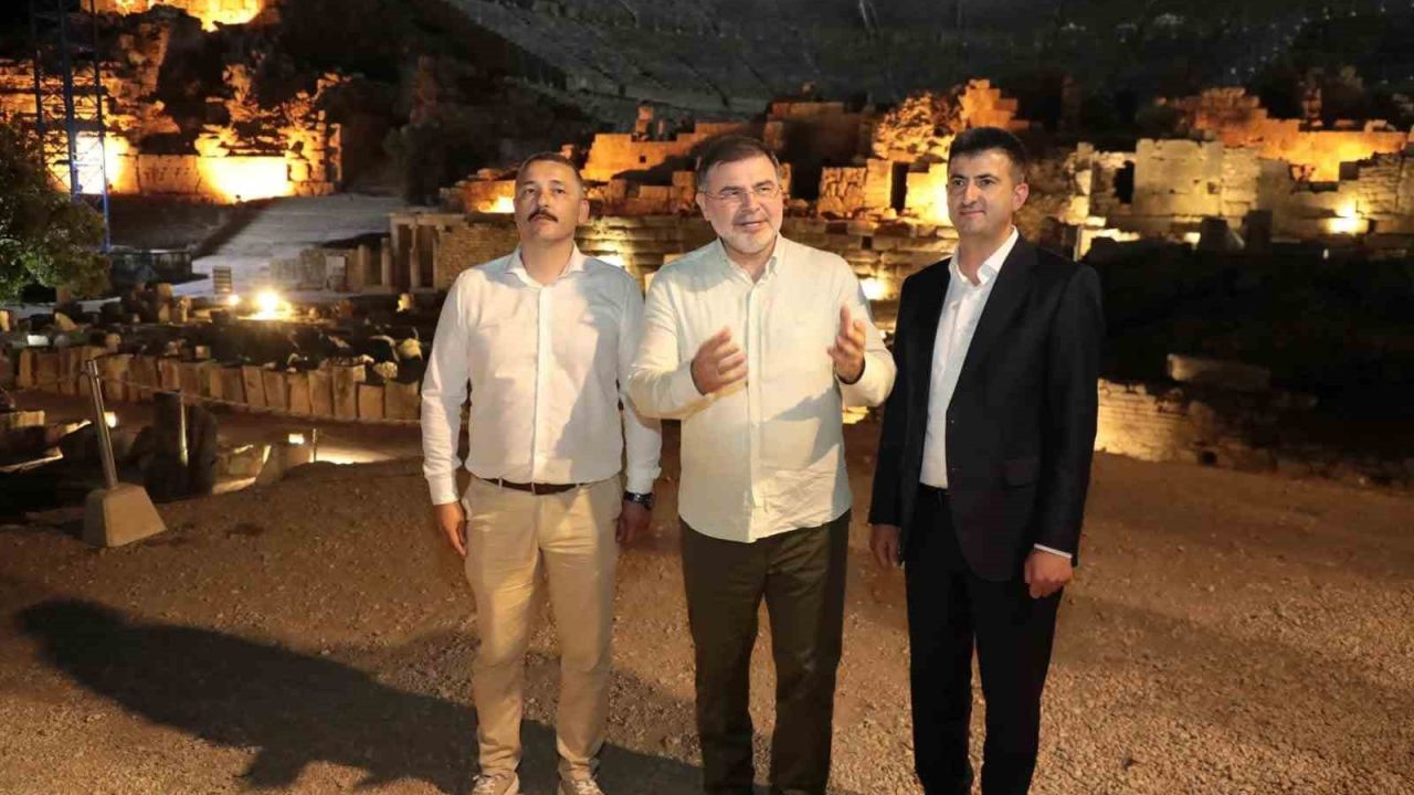 AK Partili Saygılı, Efes’teki gece müzeciliğinin turizme katkısına dikkat çekti
