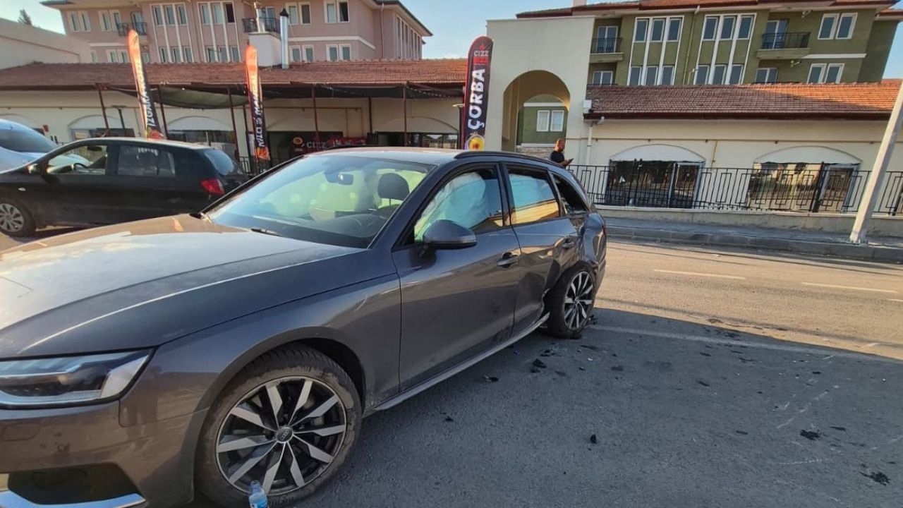 Akçadağ’da otomobil ile motosiklet çarpıştı: 2 yaralı