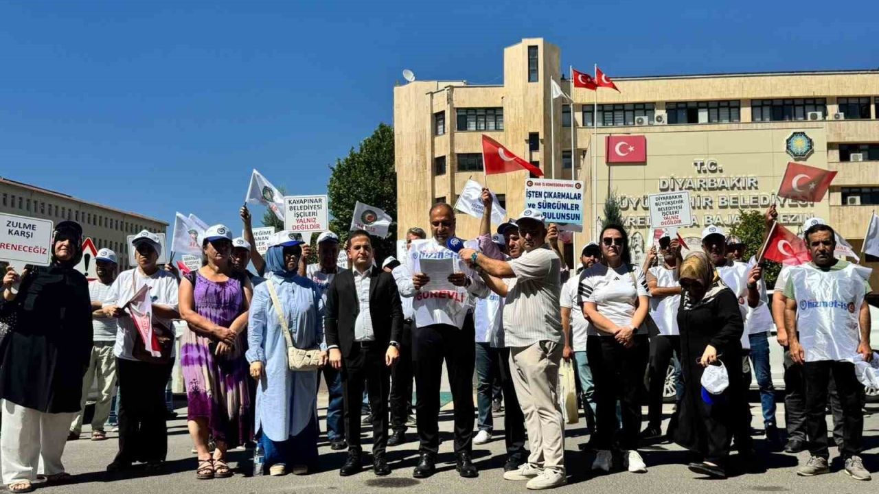Aküzüm, işten çıkarılan işçiler ile bir araya geldi