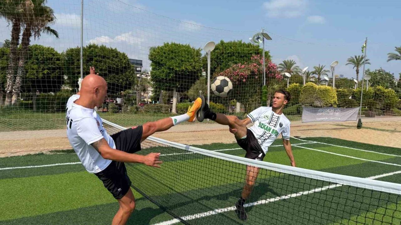 Alanya’da geleneksel futnet ayak tenisi turnuvası başlıyor