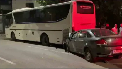 Alkollü sürücü önce duvara sonra otobüse çarptı: 2 ağır yaralı