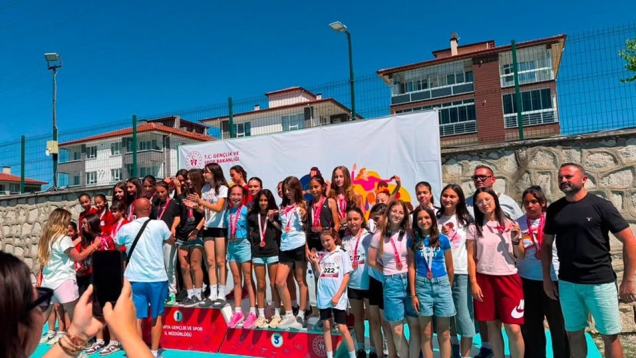 Anadolu Yıldızlar Ligi’nde Bilecikli atletler yarı finale yükseldi