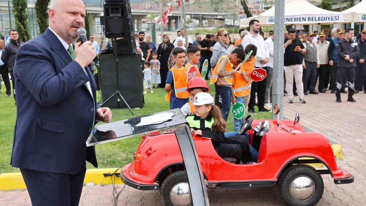 Asarlık Trafik Eğitim Parkuru’nda her gün 50 çocuk kuralları öğreniyor