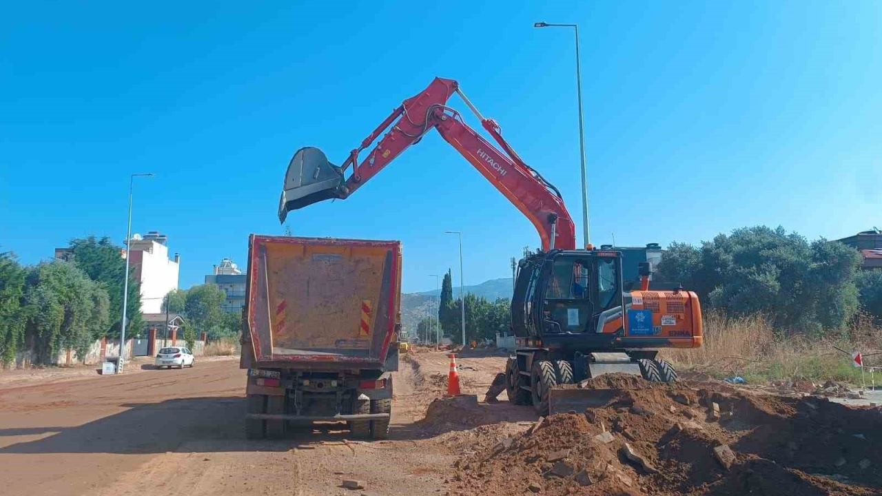 Aydın Büyükşehir’in yol çalışmaları devam ediyor