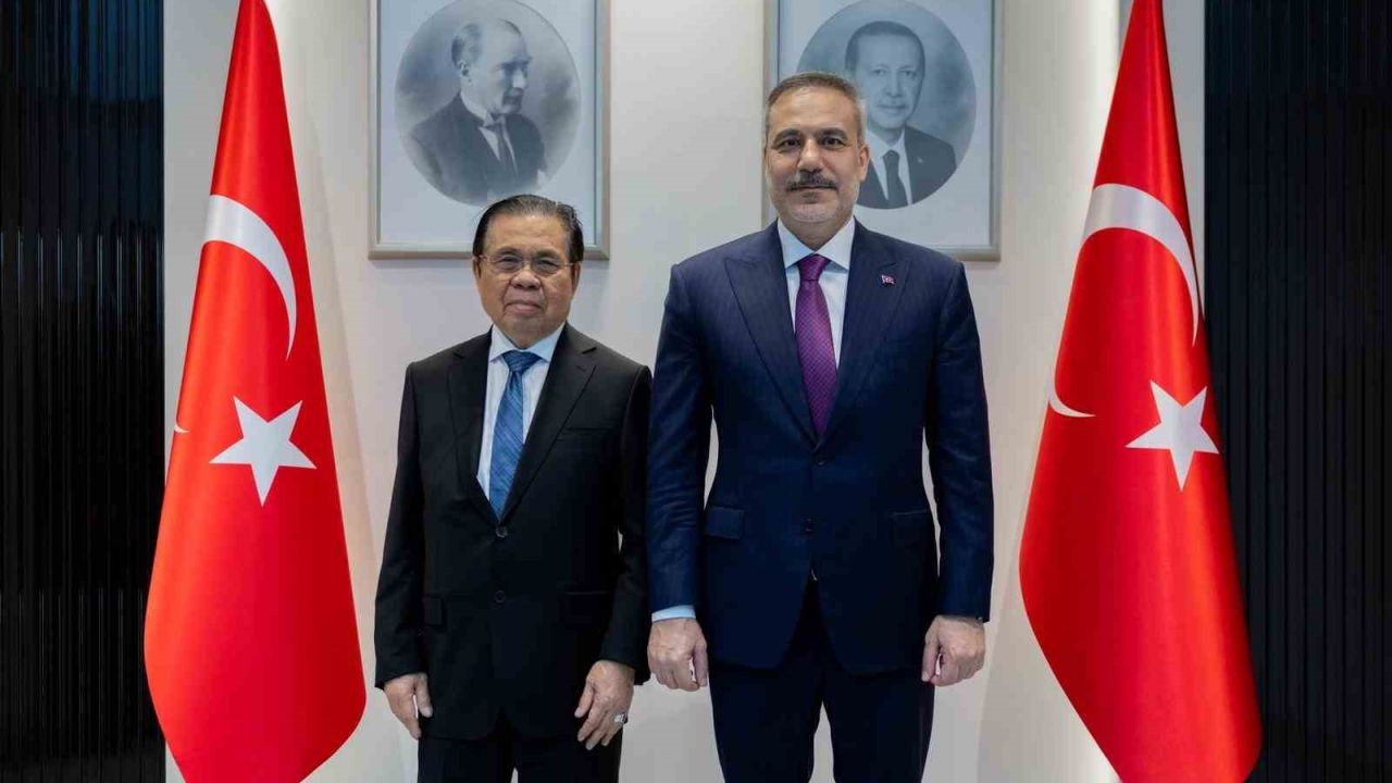 Bakan Fidan, Moro İslam Kurtuluş Cephesi lideri İbrahim’i kabul etti