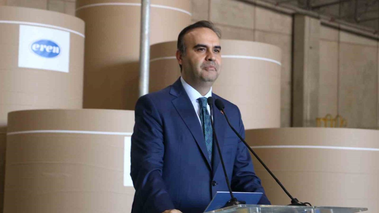 Bakan Kacır: "Türkiye, Çin’den sonra en güçlü ihracatçı ülkelerden biri"