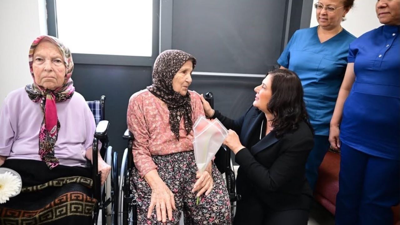 Başkan Çerçioğlu, yaşlı çınarların yanında