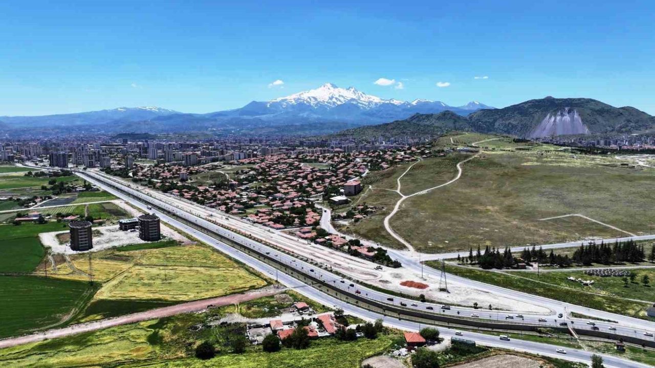 Başkan Çolakbayrakdar: "Her yeni park, şehrimize kazandırılan yeni bir nefestir"