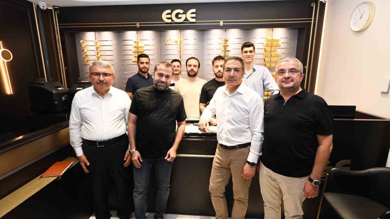 Başkan Erdoğan üye ve esnaf ziyaretlerine devam ediyor