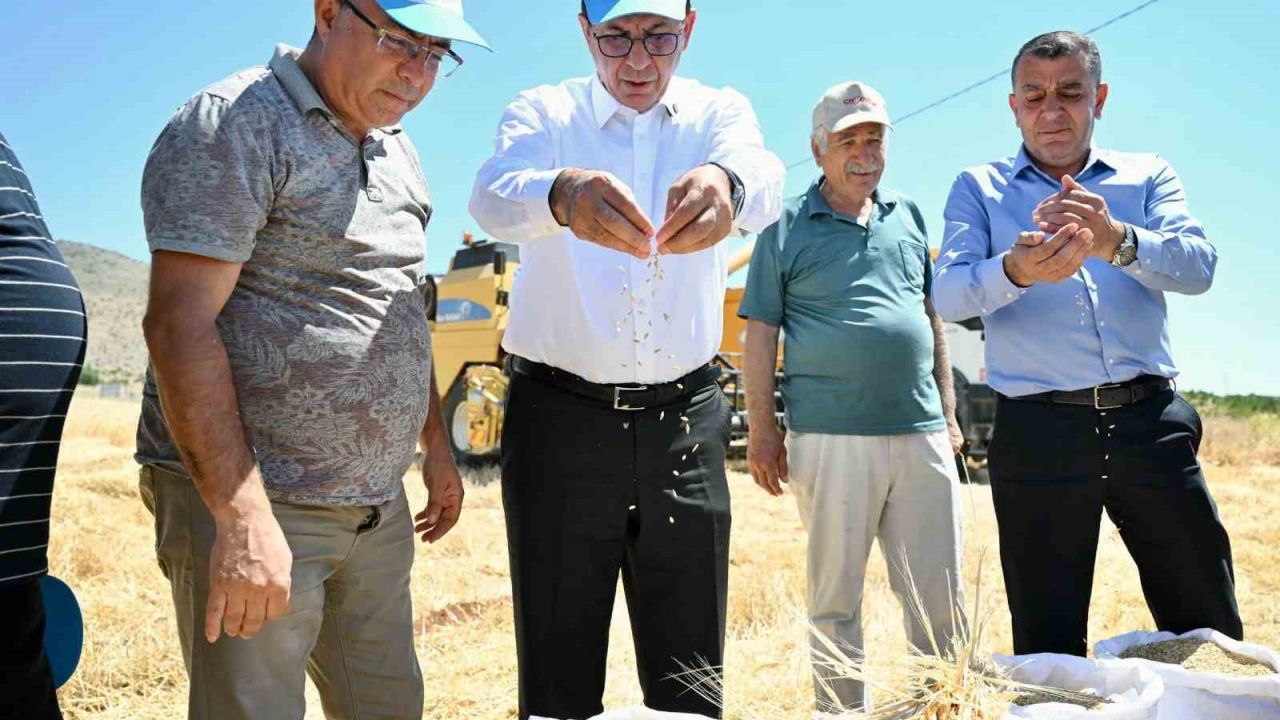 Başkan Geçit "Üreticilerimize ücretsiz arpa dağıtımı yapacağız"