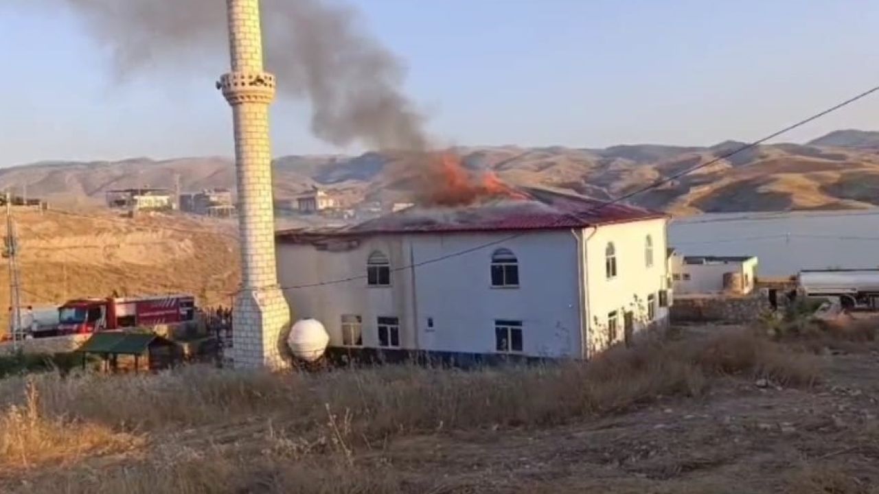 Batman’da caminin çatısında korkutan yangın